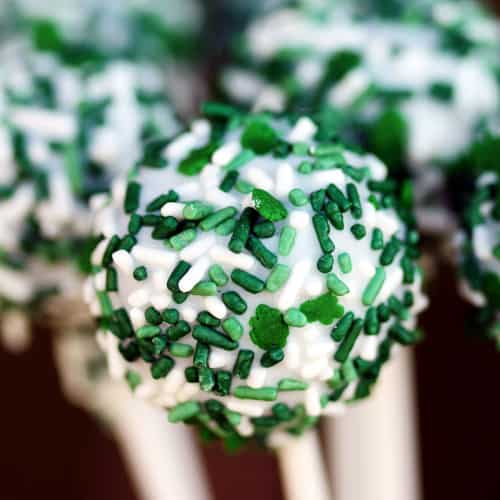 green cake pops for st pattys day