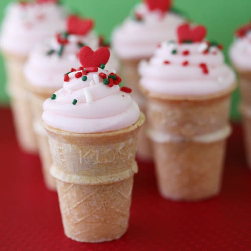 christmas candy cane cupcakes