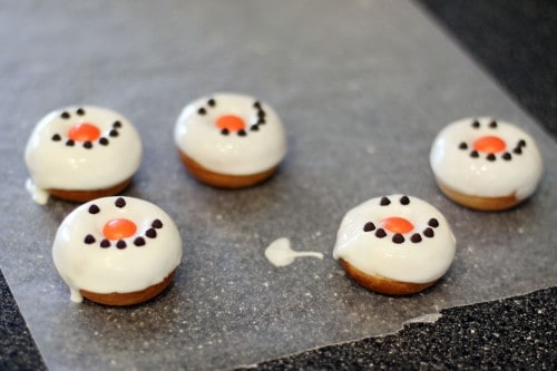 how to make snowman doughnuts