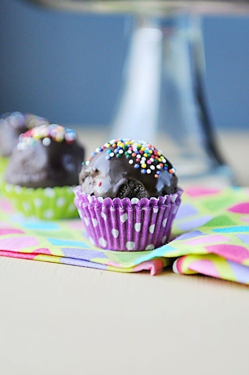 Cake-Balls-Close-680x1024