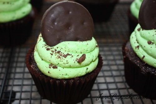Thin-Mint-GS-Cookie-Cupcakes-3