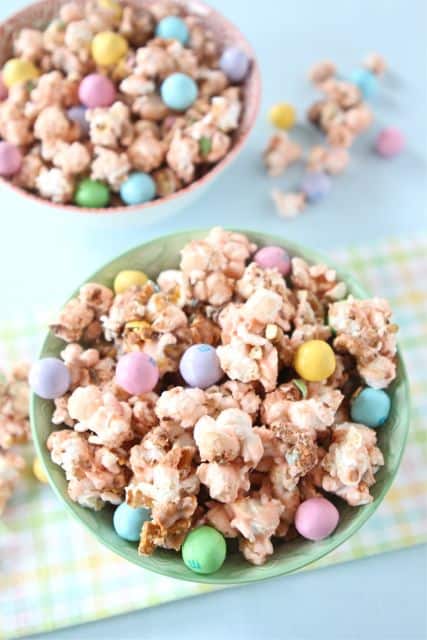 Salted-Caramel-Easter-Popcorn