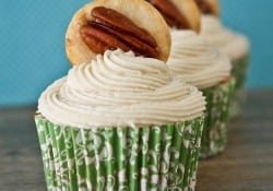 Pecan Pie Cupcakes by Love From The Oven Pecan Pie Cupcakes by Love From The Oven