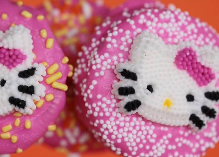 Chocolate Covered Oreos... With Hello Kitty • Love From The Oven