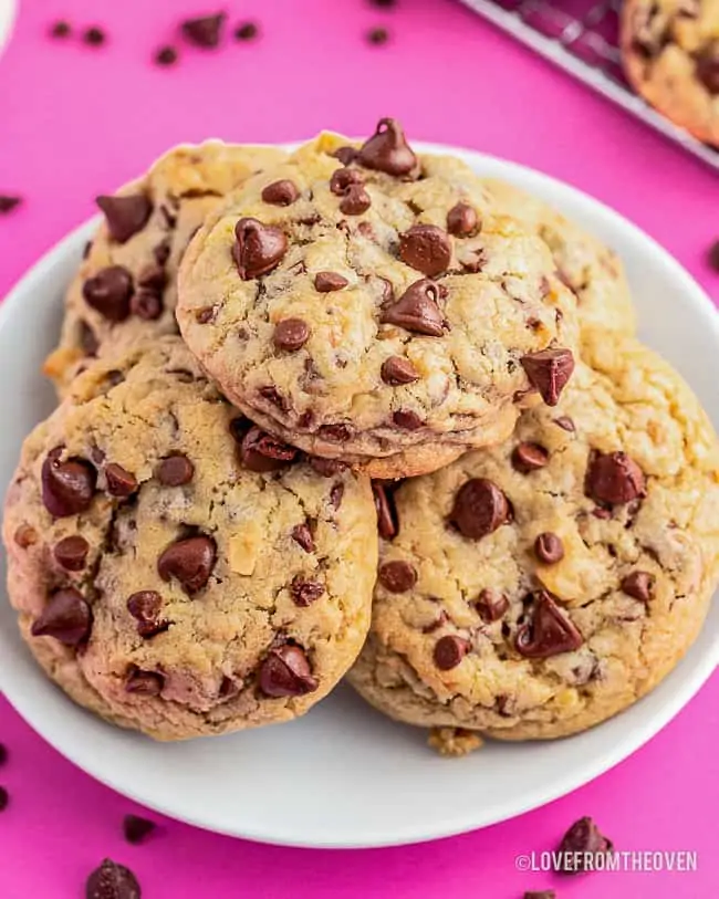A plate of levain bakery cookie recipe cookies
