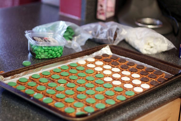 Easy chocolate covered pretzels recipes Easy chocolate covered pretzels recipes