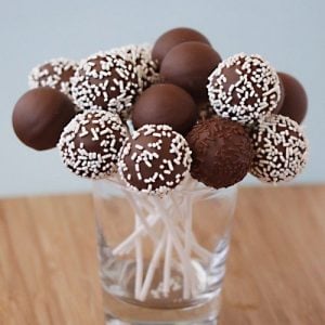 Vanilla Cake Pops With The Babycakes Cake Pop Maker