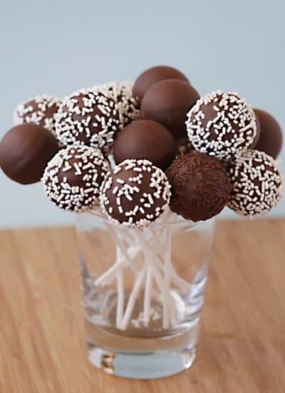 Vanilla Cake Pops With The Babycakes Cake Pop Maker