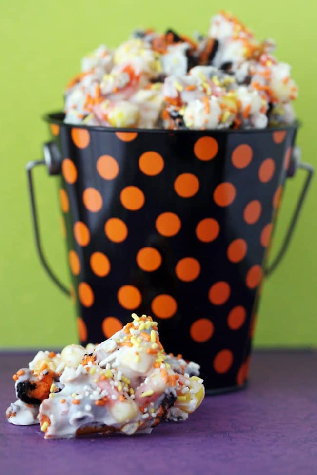 Candy Corn Pretzel Cookie Bark - A Quick And Easy Halloween Gift • Love ...