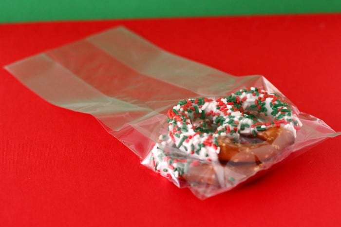 12 Days Of Holiday Baking - Day 1 - Chocolate Pretzels • Love From The Oven