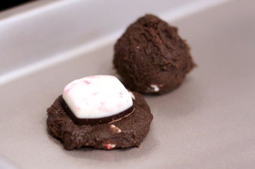 Peppermint Bark Stuffed Double Chocolate Candy Cane Cookies via Love From The Oven on @KatrinasKitchen