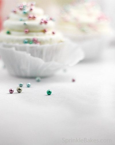 Sparkling Champagne Cupcakes by Sprinkle Bakes