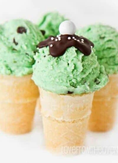 cropped-Mini-Mint-Chocolate-Chip-Frosting-Cones-by-Love-From-The-Oven1-650x650-1.jpg