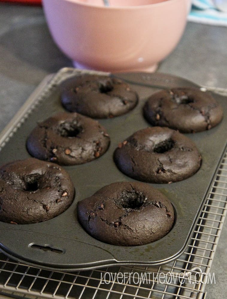 Delicious Donuts Made With Whole Wheat And Greek Yogurt • Love From The Oven