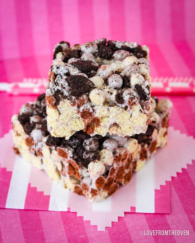 Cookies And Cream Marshmallow Crispy Treats • Love From The Oven