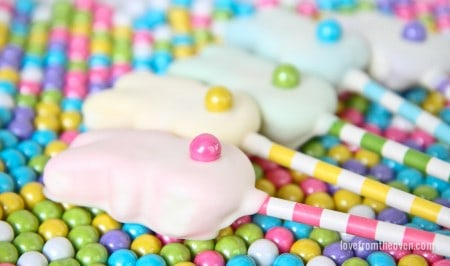 Easy Chocolate Covered Peeps Bunny Pops With Pearly Tails