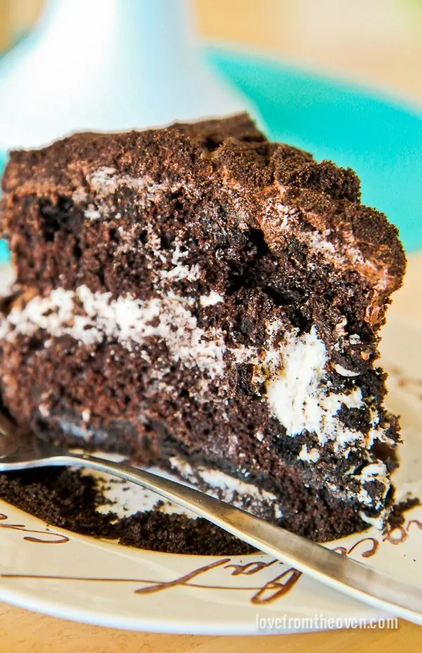 Oreo Cake From Surprise Inside Cakes-0917