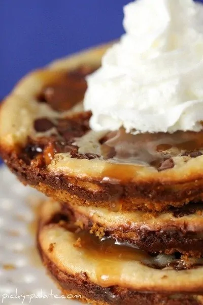 Snickers Caramel Cheesecake Cookies