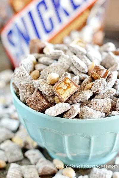 Snickers Muddy Buddies