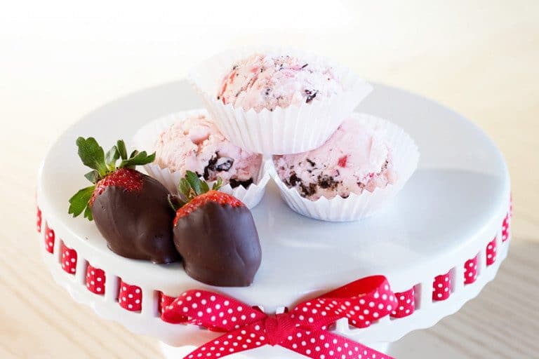 Strawberry With Dark Chocolate Ice Cream