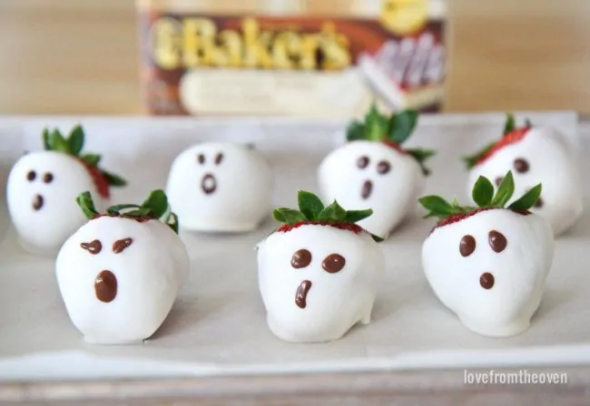 Chocolate Dipped Strawberry Ghosts for Halloween