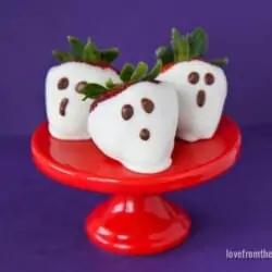 Easy Strawberry Ghosts for Halloween