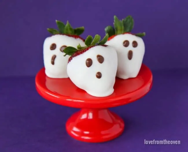 Easy Strawberry Ghosts for Halloween