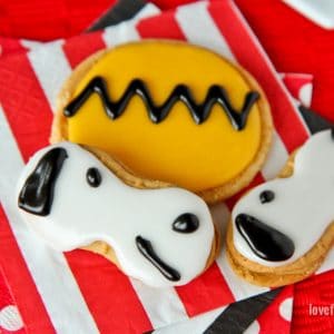 Easy Snoopy And Charlie Brown Cookies For The New Peanuts Movie