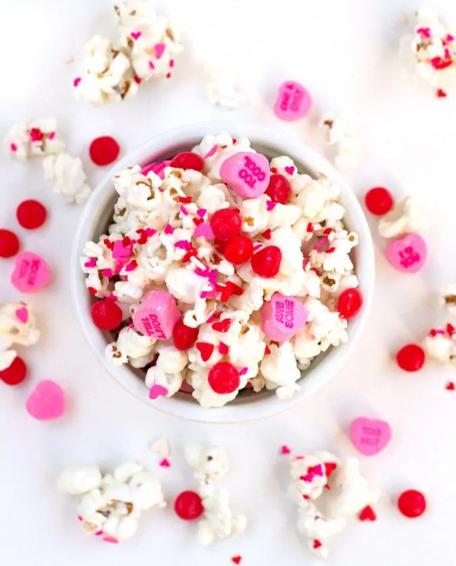 Cinnamon Sweetheart Valentine Popcorn