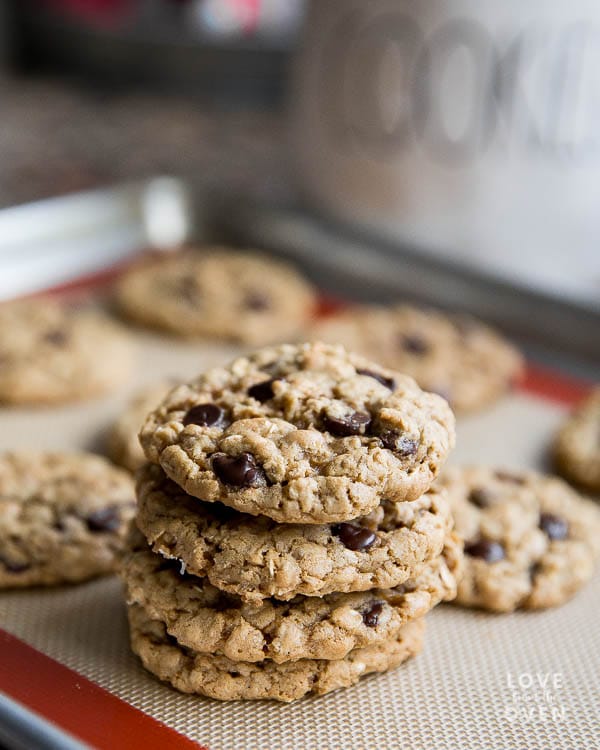 Chewy Oatmeal Cookies