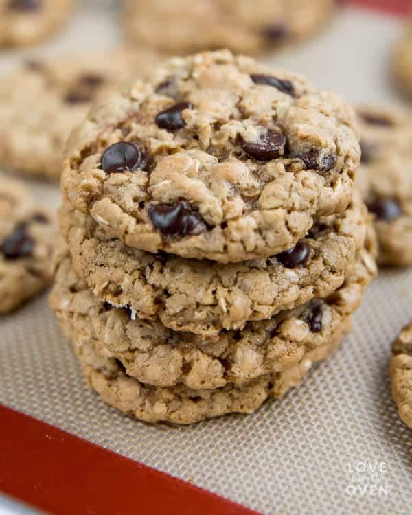 Chewy Oatmeal Cookies