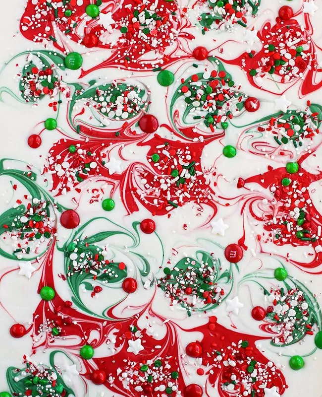 Easy Pretty Peppermint Bark