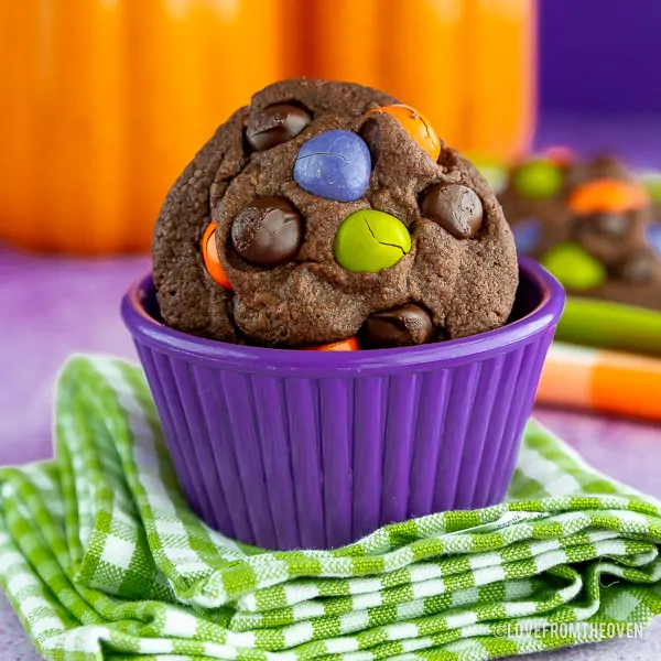 M&M's® Cookies & Screeem Chocolate & White Chocolate Halloween