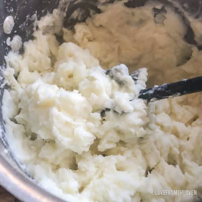 mashed potatoes in a pot