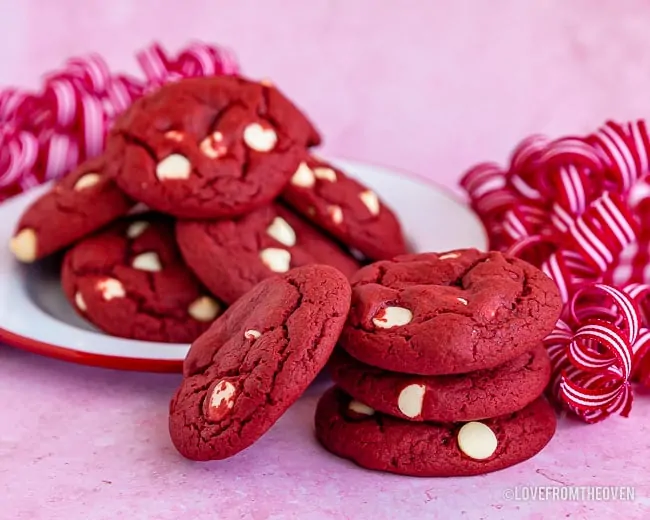 Multiple red velvet cookies