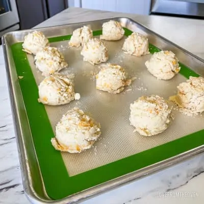 A tray of Cheddar bay biscuits