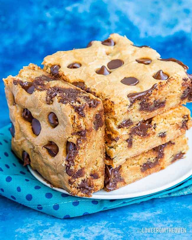 Chocolate chip cookie bars