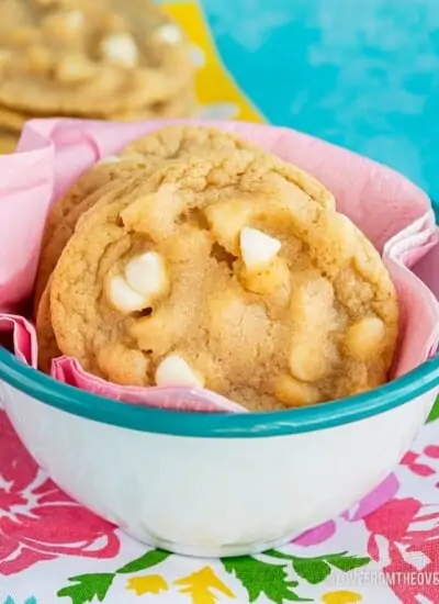 A close up of a bowl of cookies