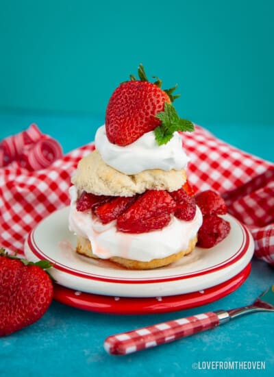 Bisquick Strawberry Shortcake on a blue background.