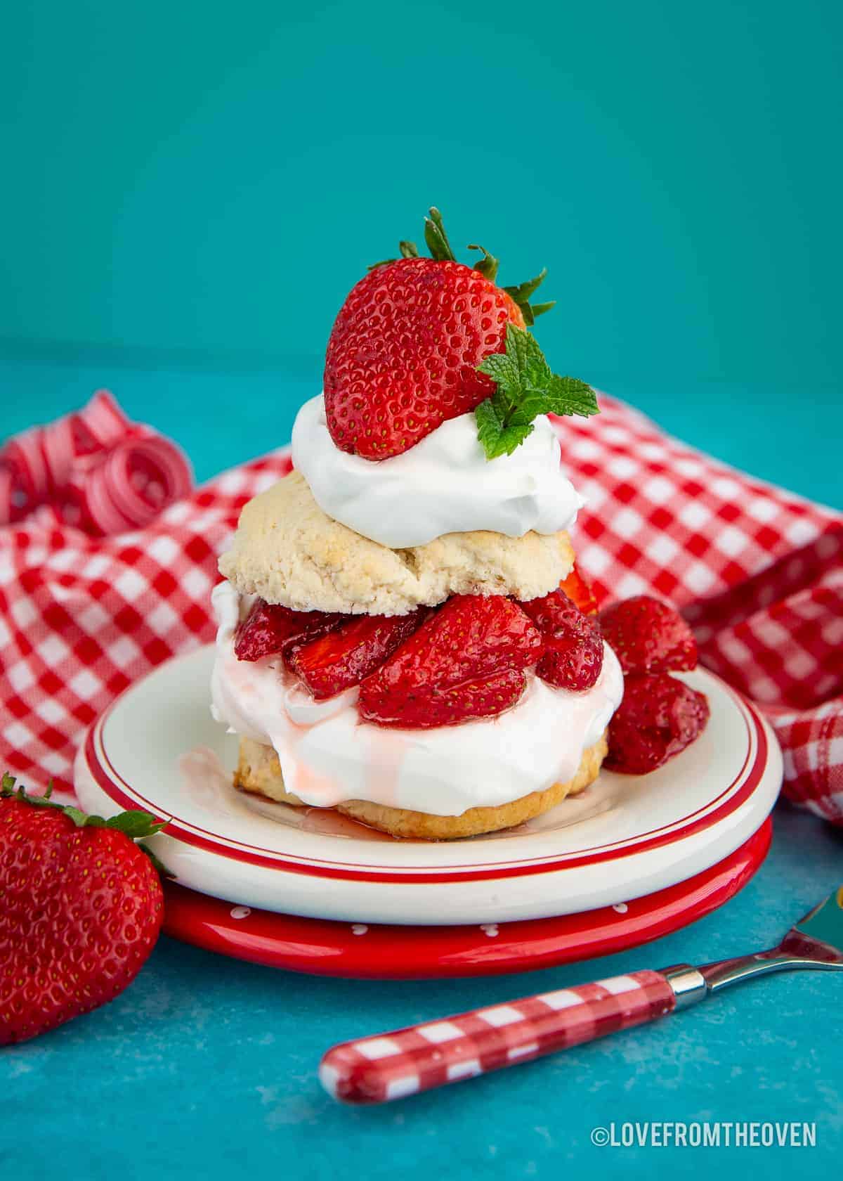 Easy Bisquick Strawberry Shortcake Love From The Oven