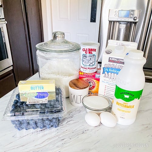Ingredients to make blueberry pancakes