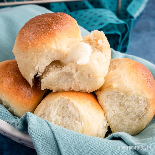 A basket of dinner rolls