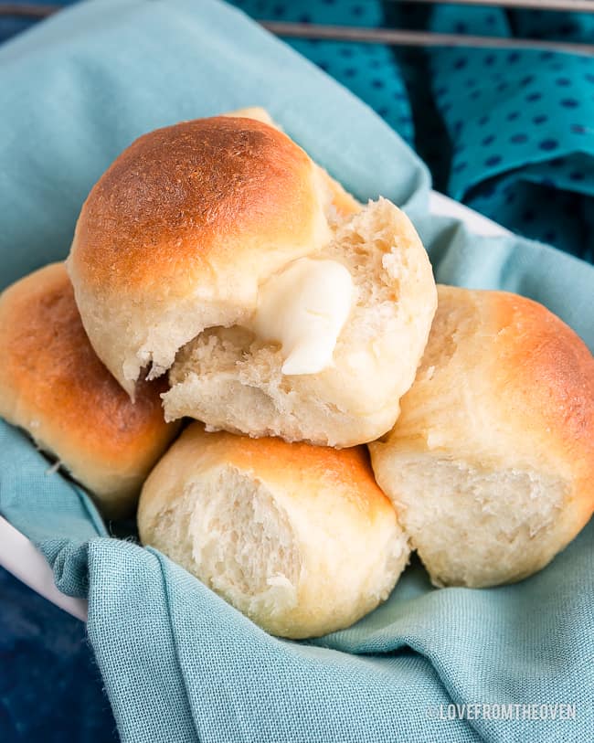 basket of dinner rolls