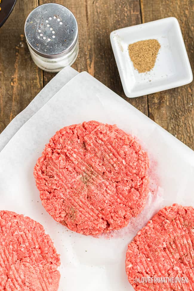 burger patties with seasoning