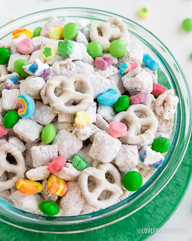 A bowl of muddy buddies