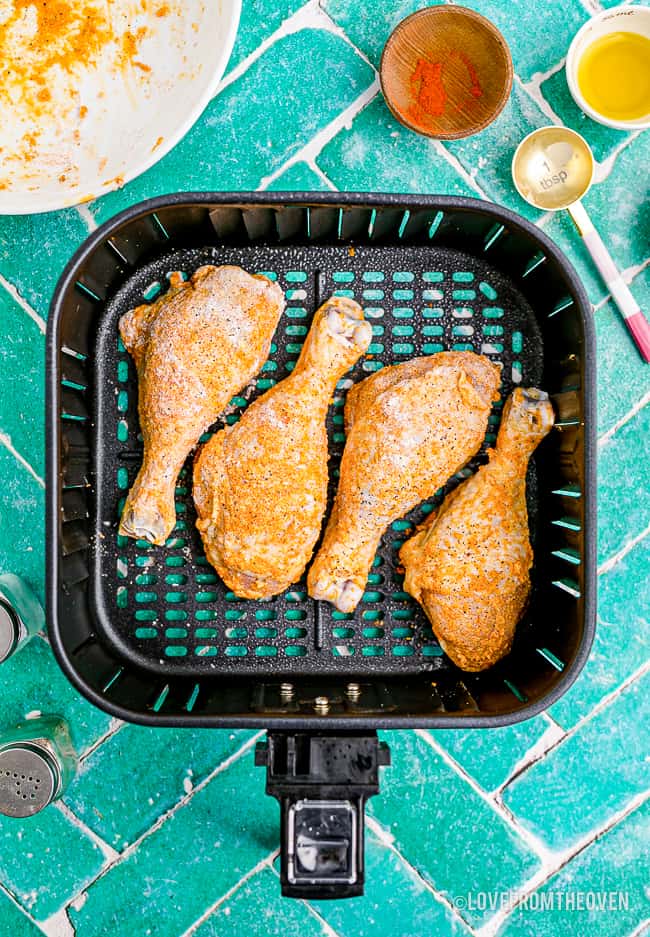 chicken drumsticks in an air fryer