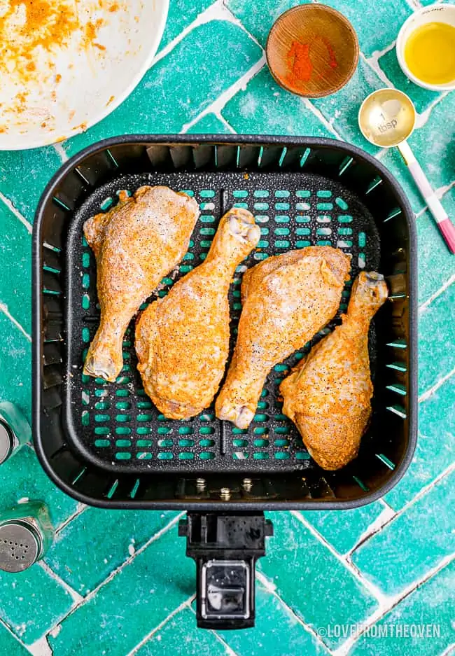 chicken drumsticks in an air fryer