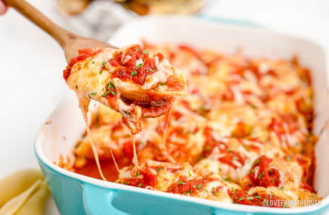 a pan of stuffed shells