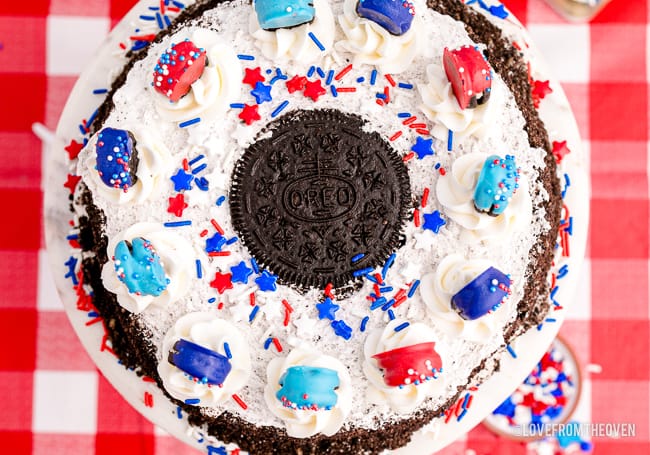 overhead photo of an oreo ice cream cake