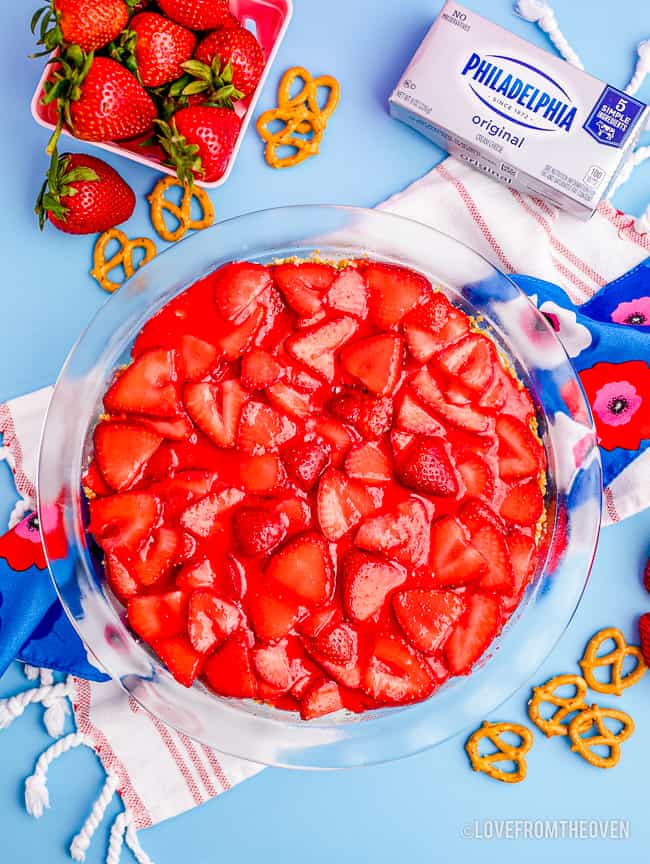 a strawberry pretzel salad pie